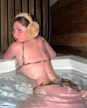 amanda polly like porn emma kenney photo corey bray recommends old man threesome pic