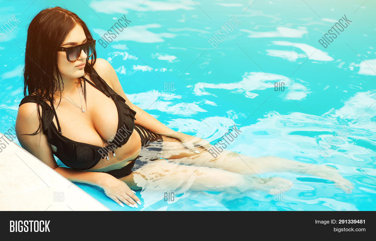 candice gaffney recommends Big Sexy Boobd