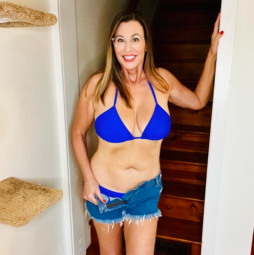 busty latina gilf clubs manila busty latina gilf