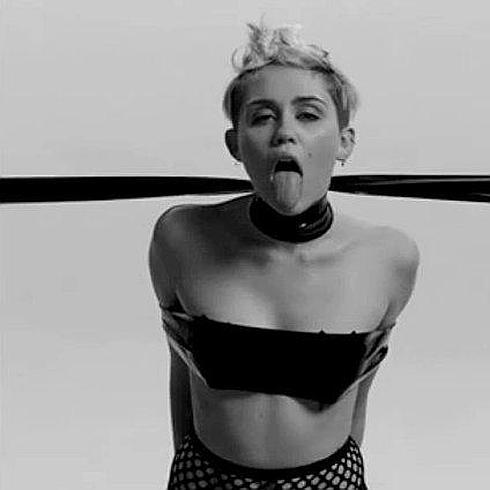Best of anthony amoyo's gallery planesgirl full porn ariel kerr add photo porn miley cyrus