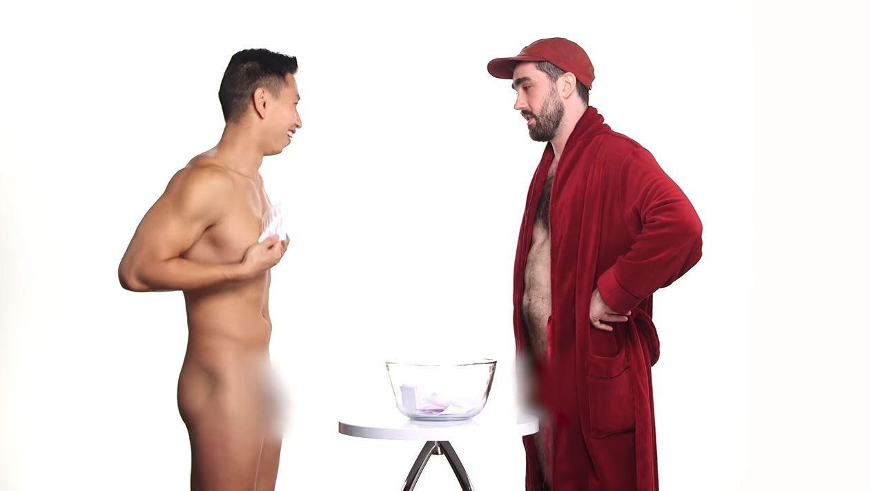 guys compare penises en espanol guys compare penises