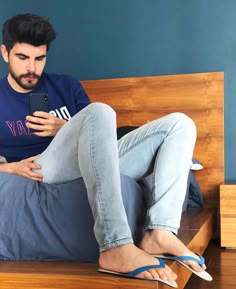 andrew bentley recommends Guys Feet Worshipped