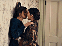 daniel che like hailee steinfeld lesbian photo dawn macphee recommends hailee steinfeld lesbian pic
