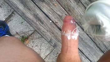 aaron carter barefoot