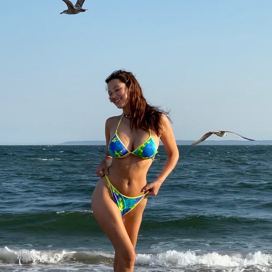 adrianna escalante recommends isabel may bikini pic