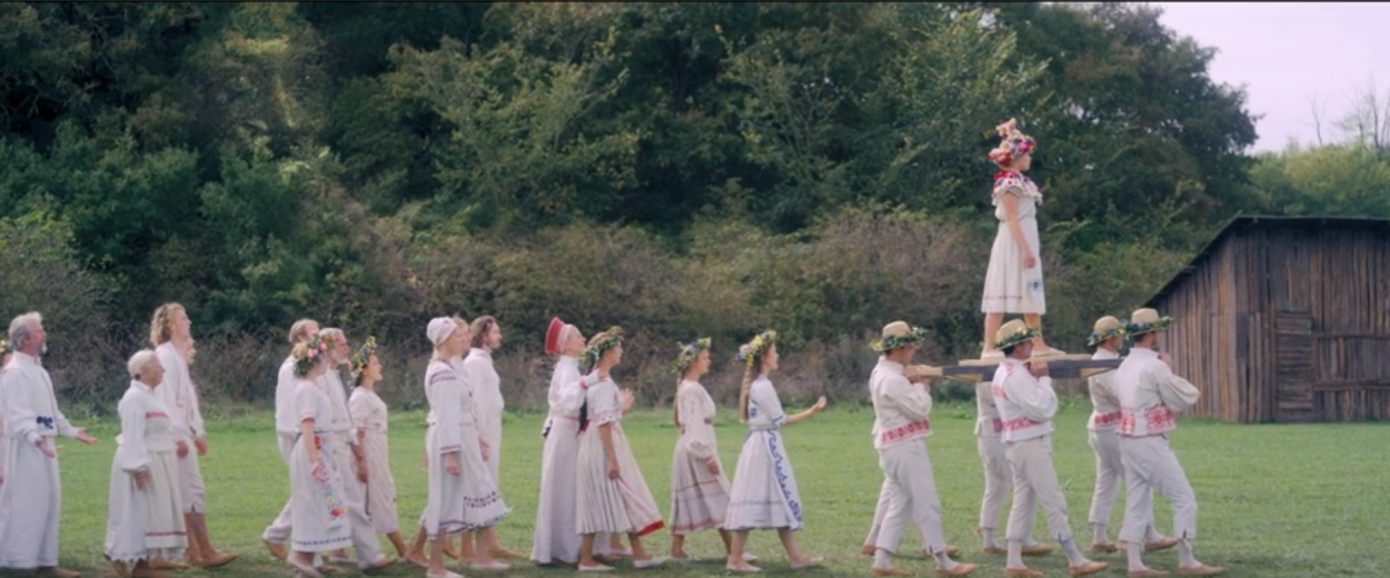Isabelle Grill Midsommar buttons popping