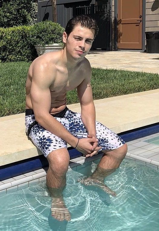 jake austin nude - mindy main hot tushy blonde