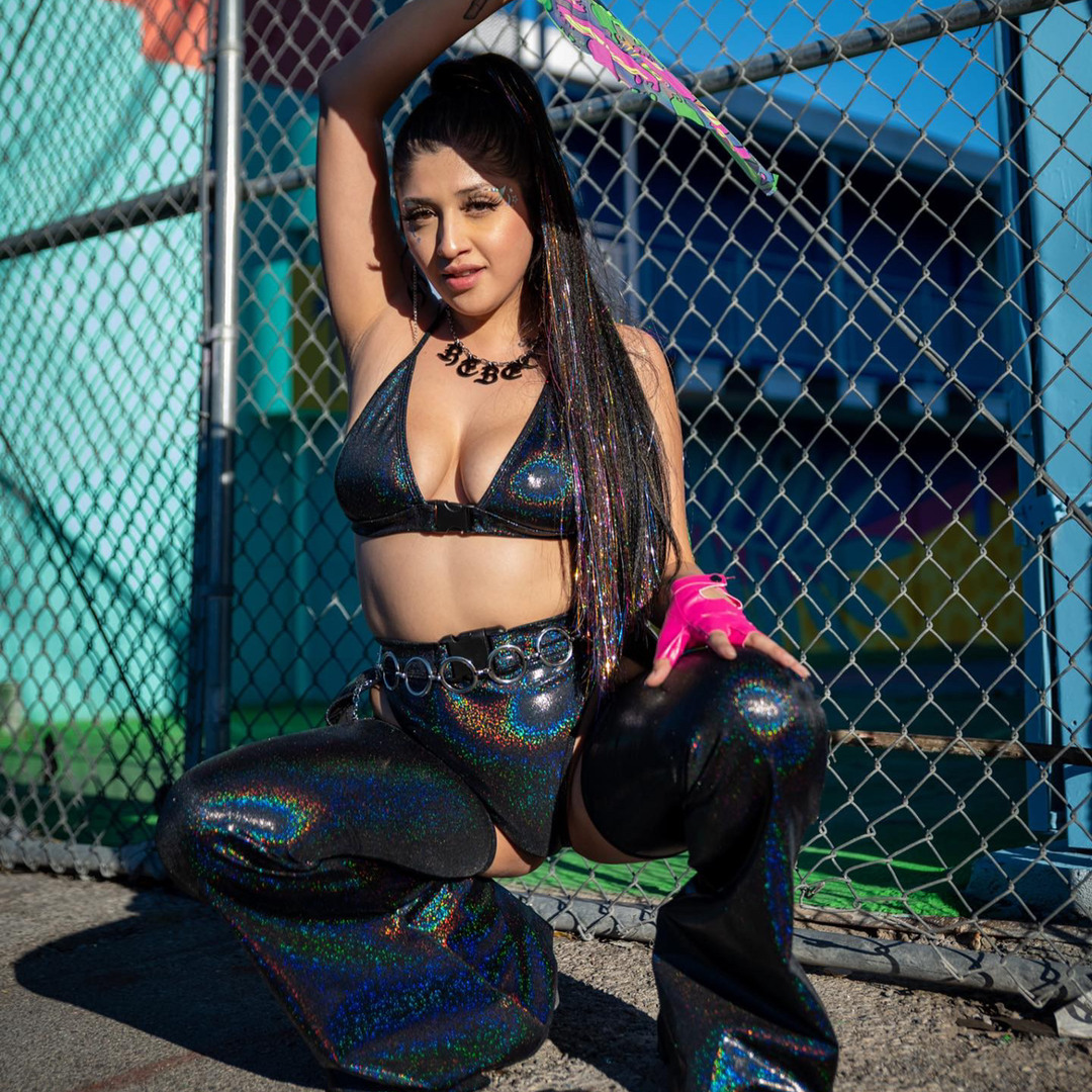 ann botsford add jazmine cruz photo