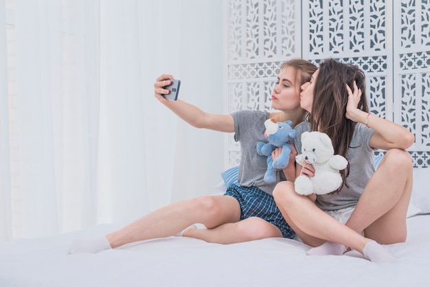bill rosati recommends Lesbians Playing With Toys
