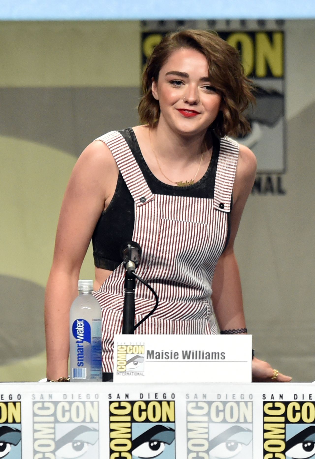 dianne camille villa recommends Maisie Williams Ass