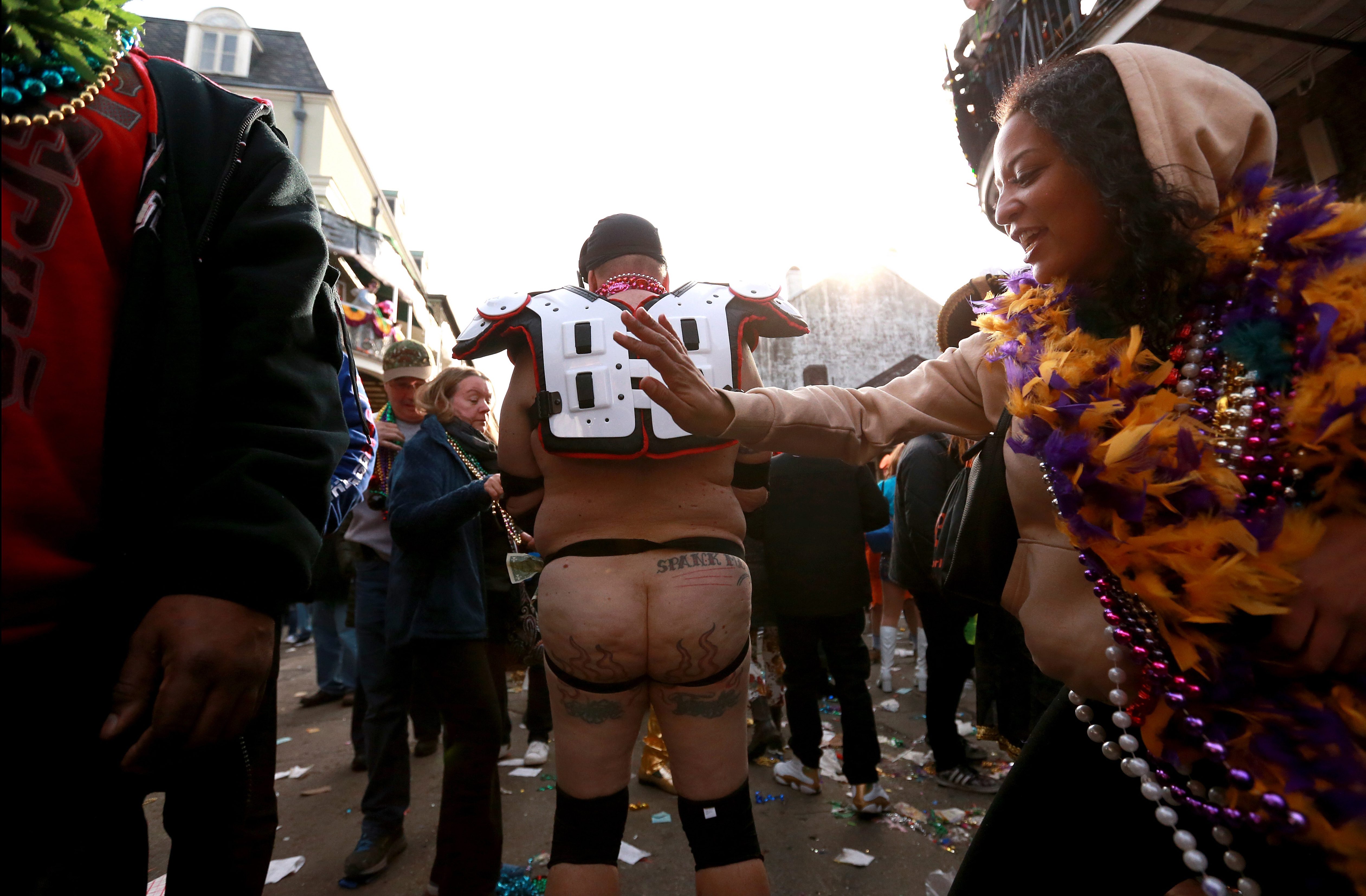 Best of ahmad banna's gallery best sister hentais beverly crist add photo mardi gras breast flashing