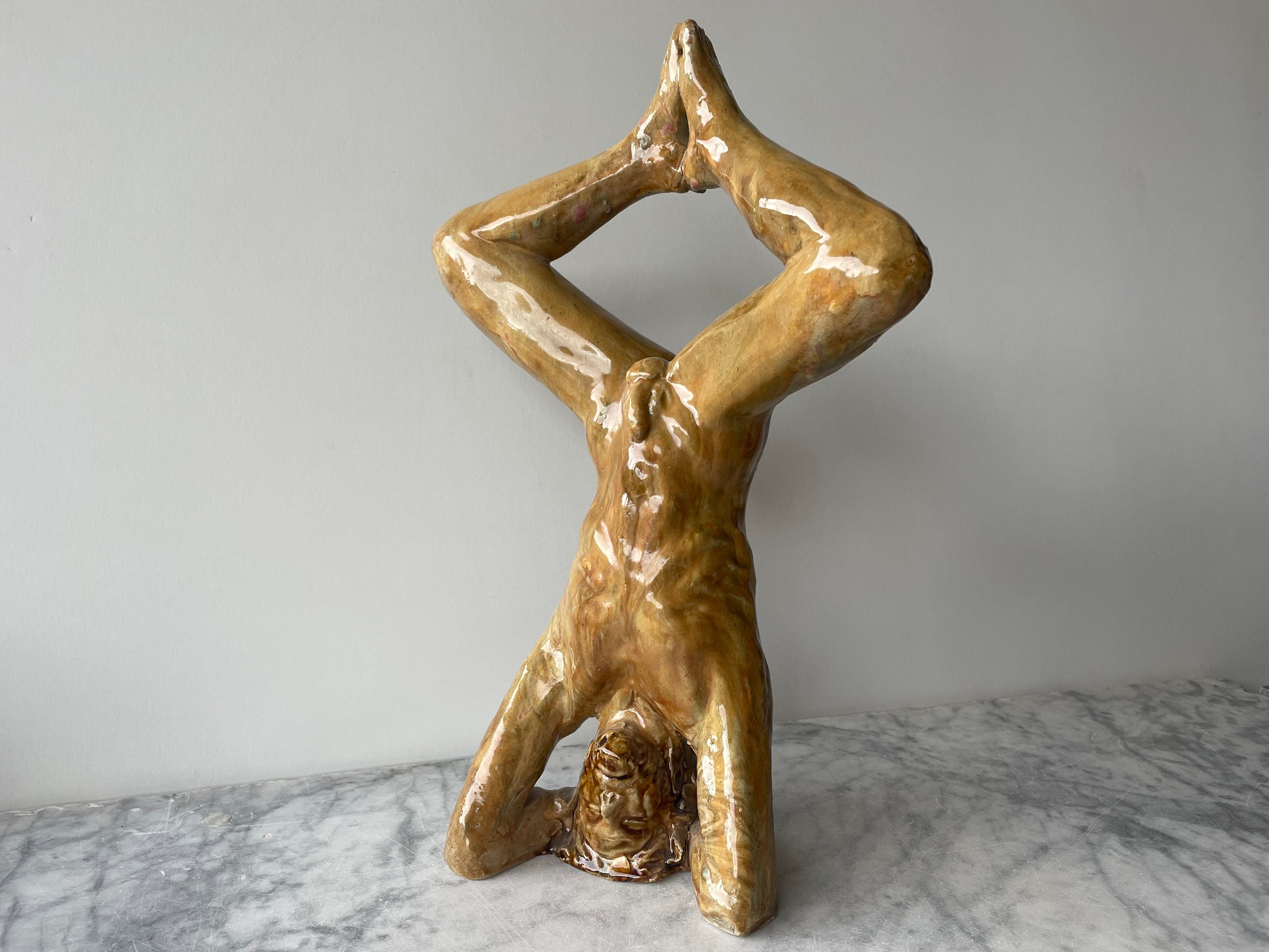deago brown recommends Naked Headstand