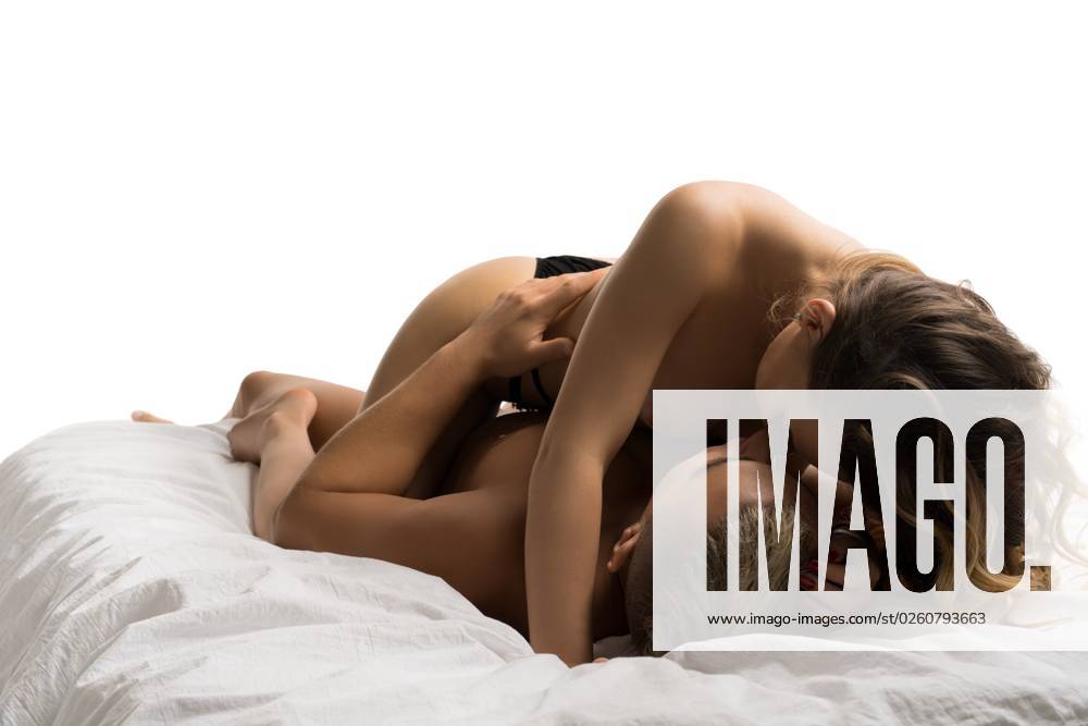 bok ye like naked in bed kissing photo dale st john recommends naked in bed kissing pic