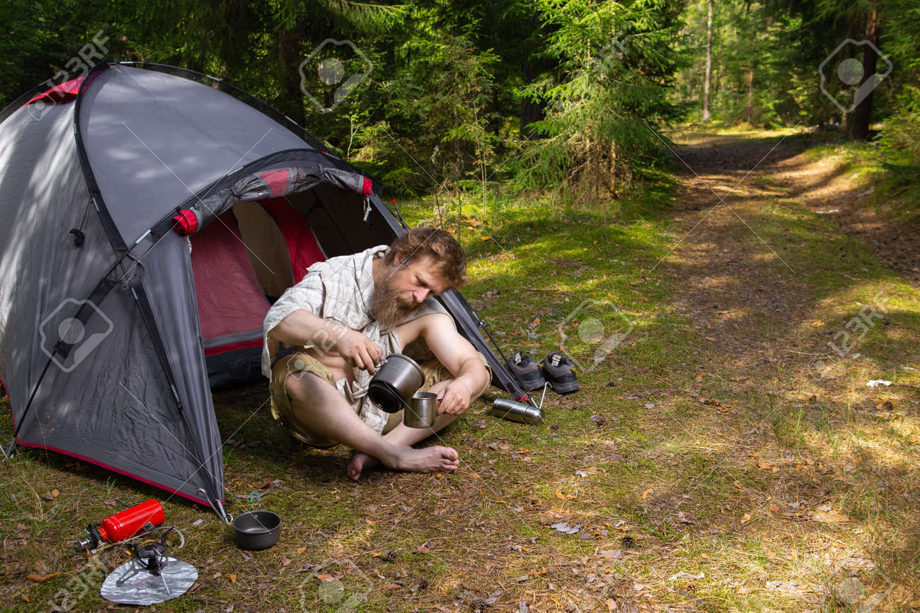 Kelly payne son freundin bestrafen Naked Men Camping wise shower
