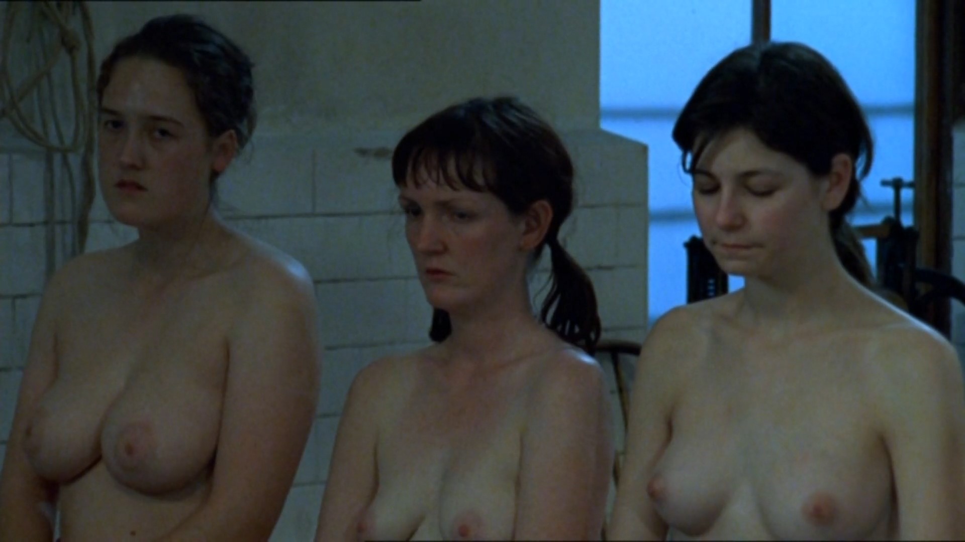 courtney bushey add nora jane noone nude photo