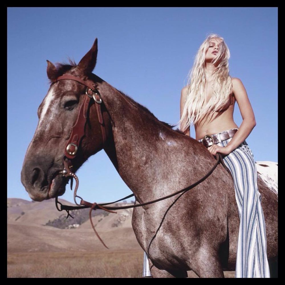 nude horseback - women open legs shady spa full video