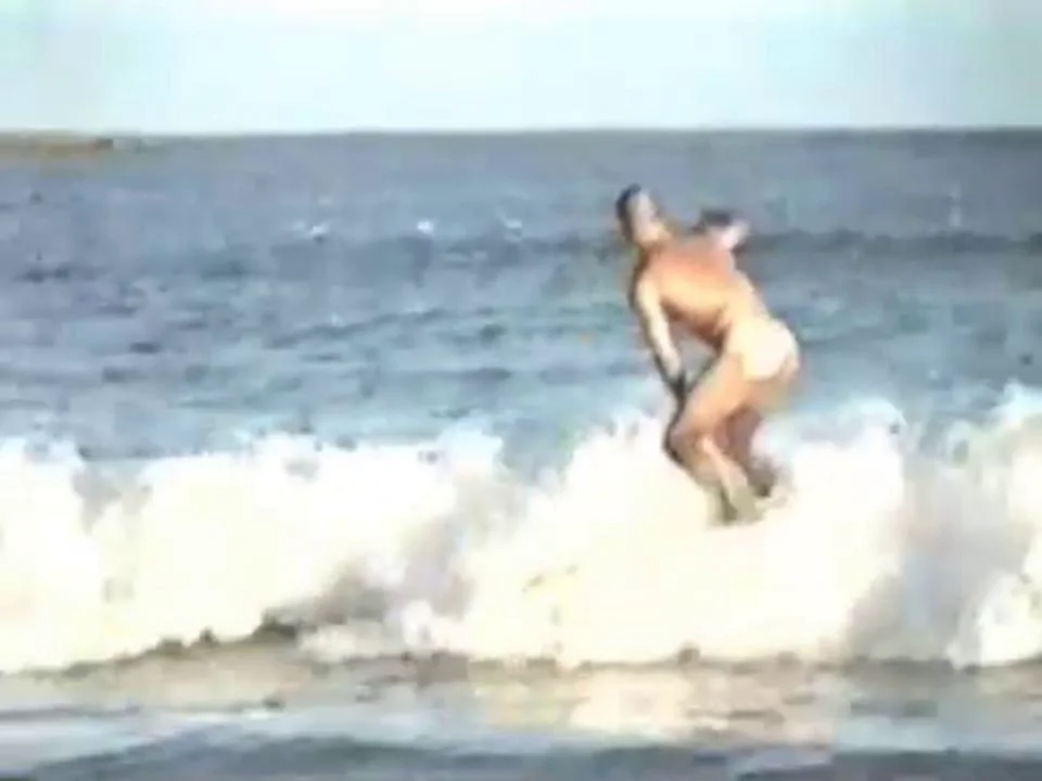 ali maqsodi recommends Nude Surfing Video