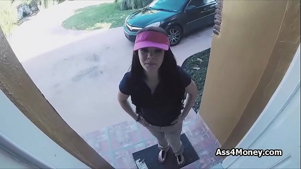 adriana orjuela recommends Pizza Delivery Blow Job