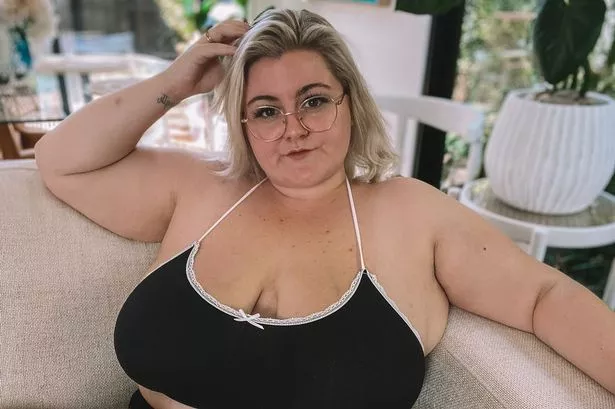 Best of i caught mom masturbating anthony pezzimenti share plump mature tube photos