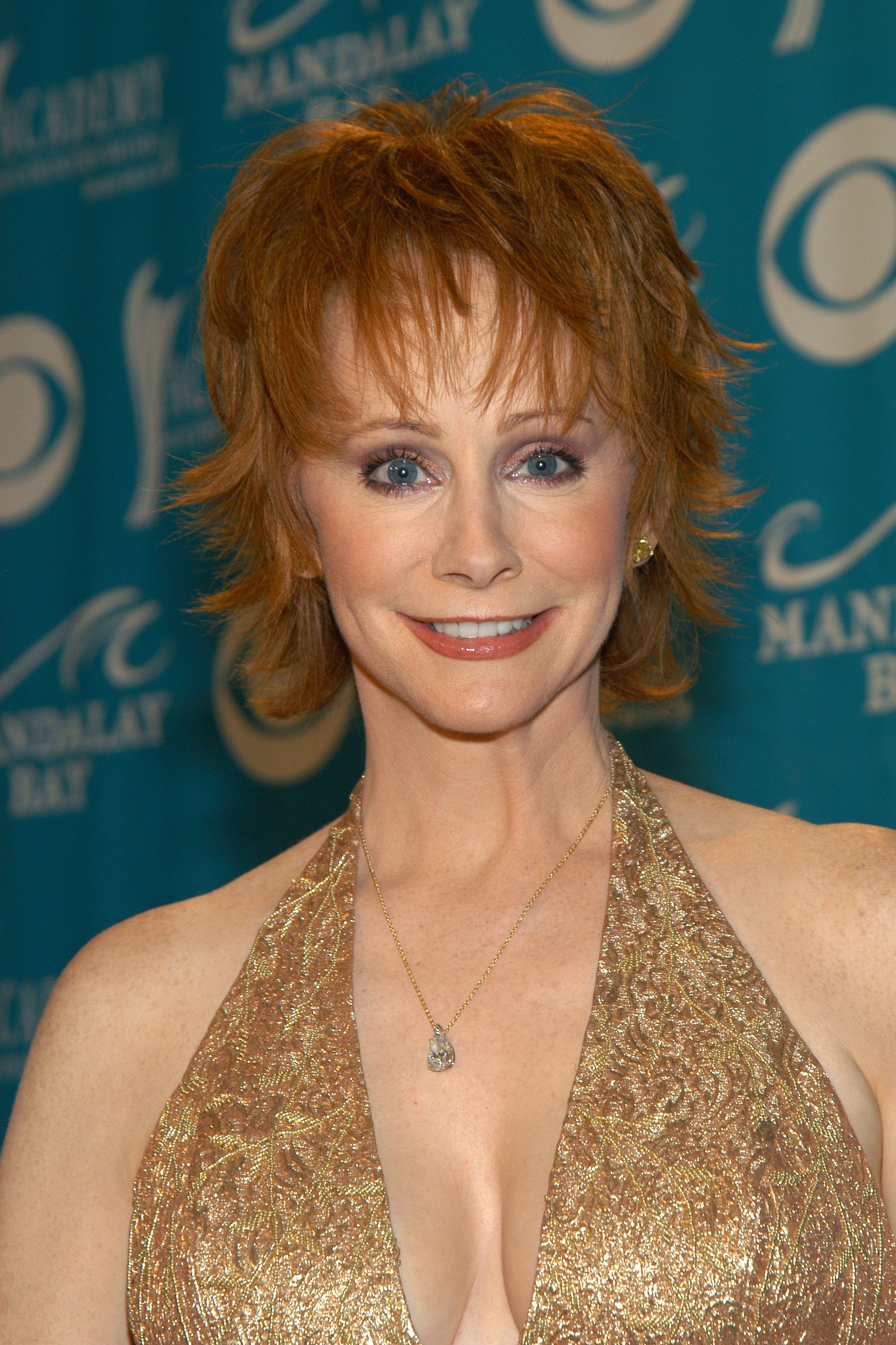 Reba Mcentirenude sankaku channel athar safi recommends Reba Mcentirenude