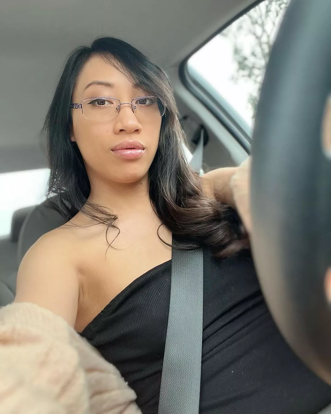 salee lee - big boobs in bed natural tits selfie