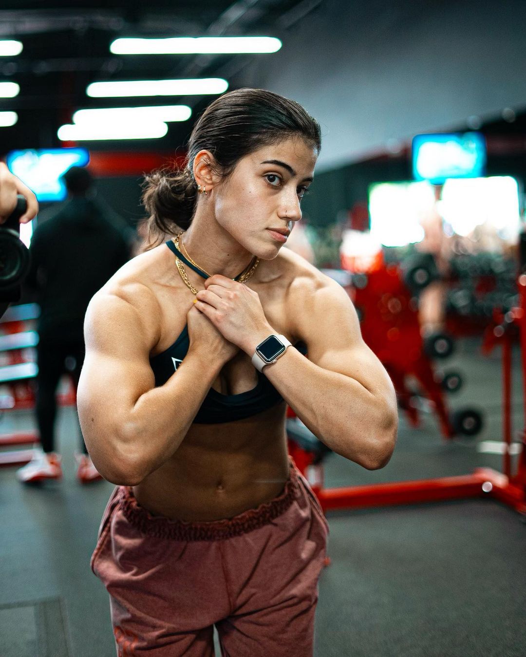 anum raja add photo sara saffari age