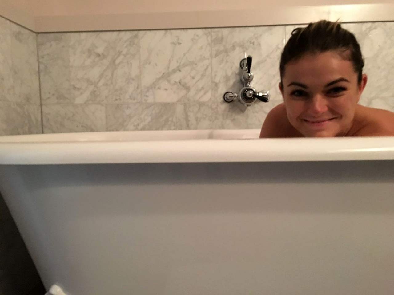 serinda swan sexy - erotica italy geeky milf