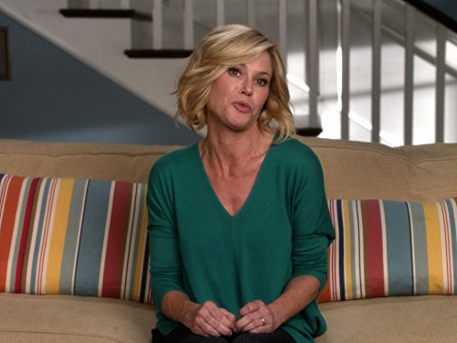 diane dandeneau share sexy julie bowen photos