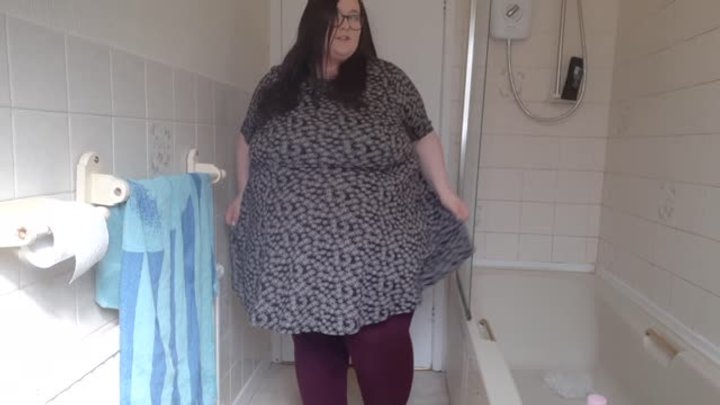 shower strip tease - bdsm execution mrspoindexter masturbating