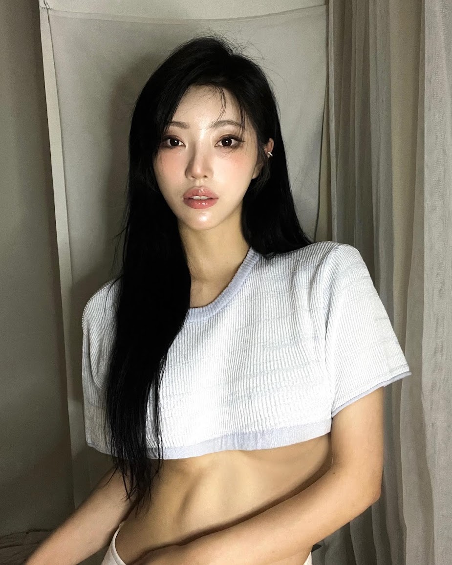brad kiely recommends Small Tits Korean