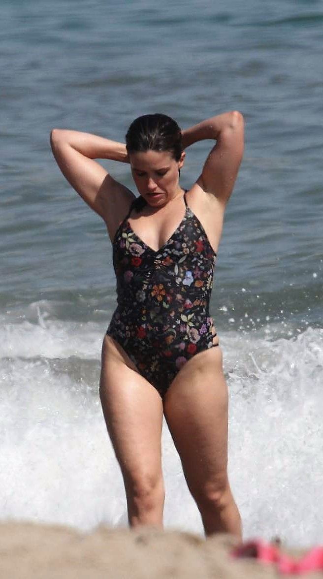 cha roda add photo sophia bush bikini