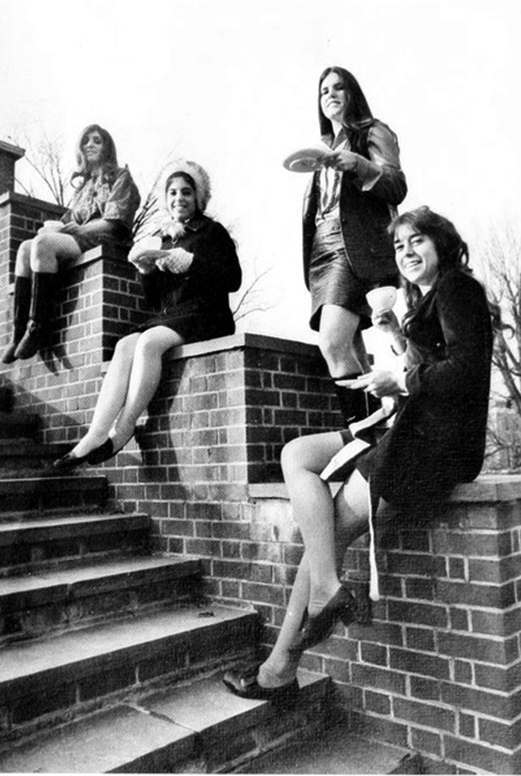 stairs upskirts - av tube indo jacky lawless