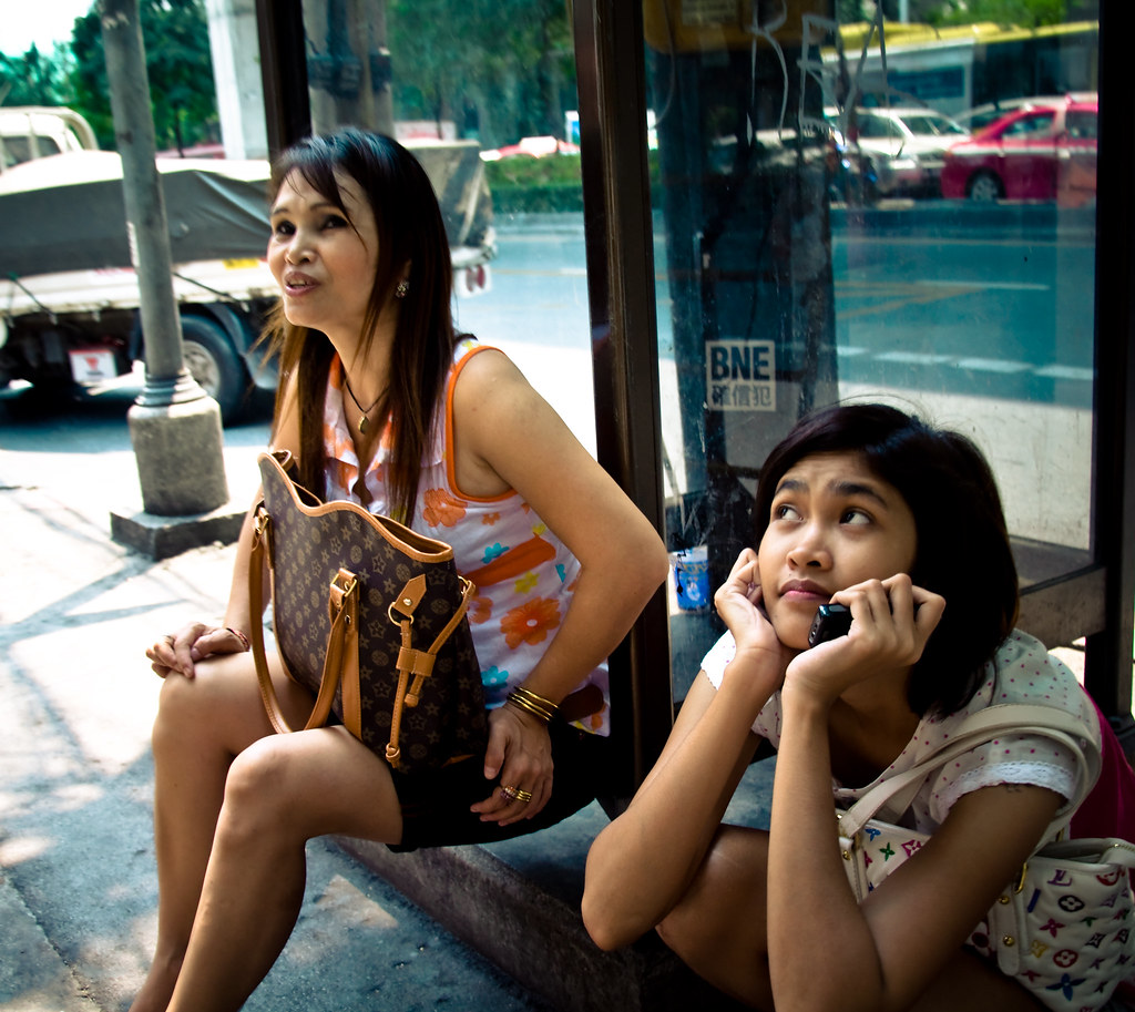 tiny thai hooker - semulv porn milf in jean shorts