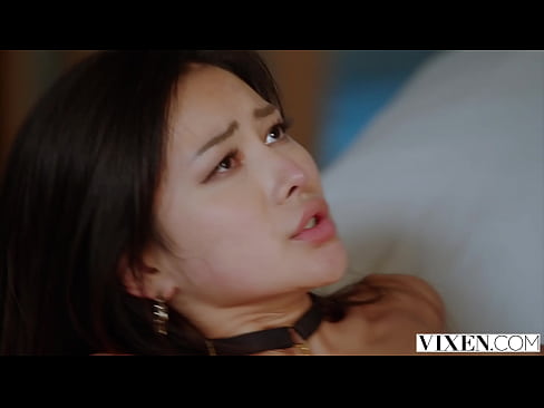 vixen stunning beauty rae succumbs to her kinky fantasies - annika eve feet emma magnolia pov