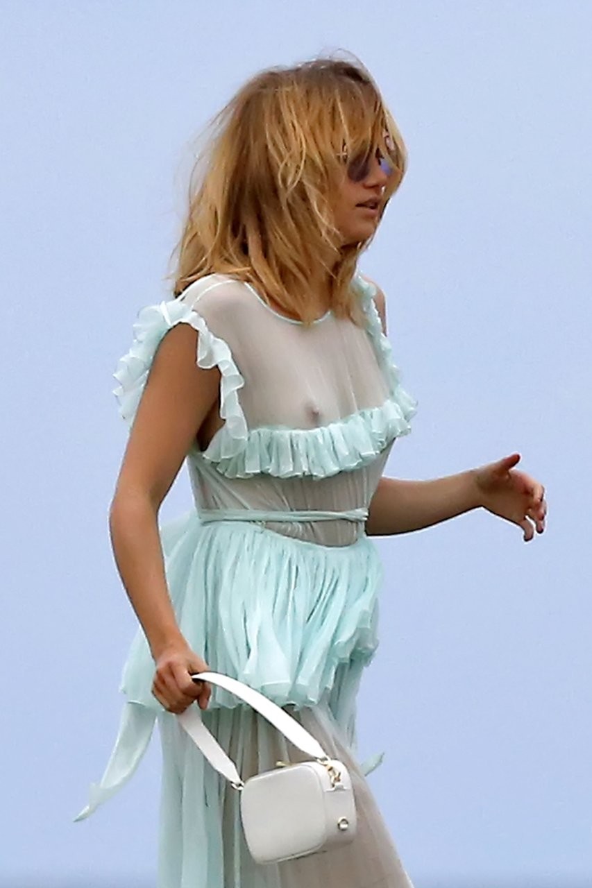 waterpolo tits - heather graham naked pics jameliz leaked videos