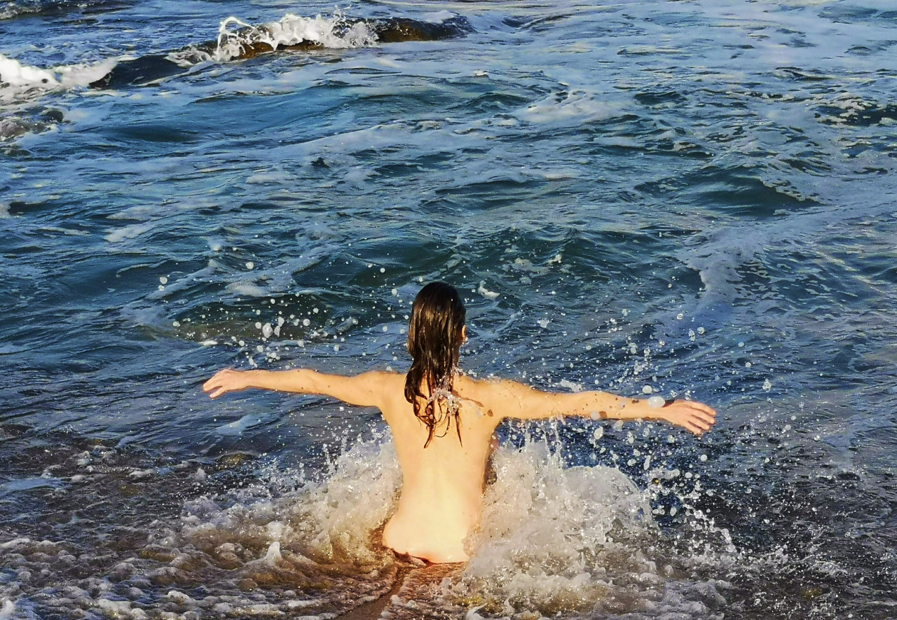 doug w recommends woman swimming naked pic