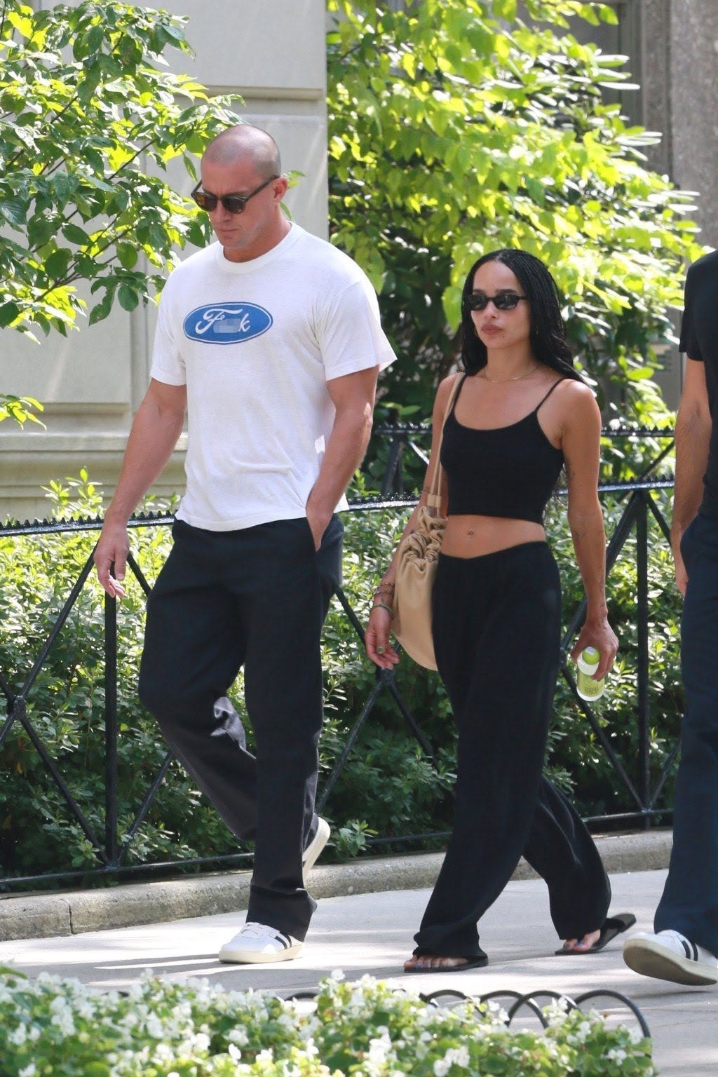 candy hurley add photo zoe kravitz ass